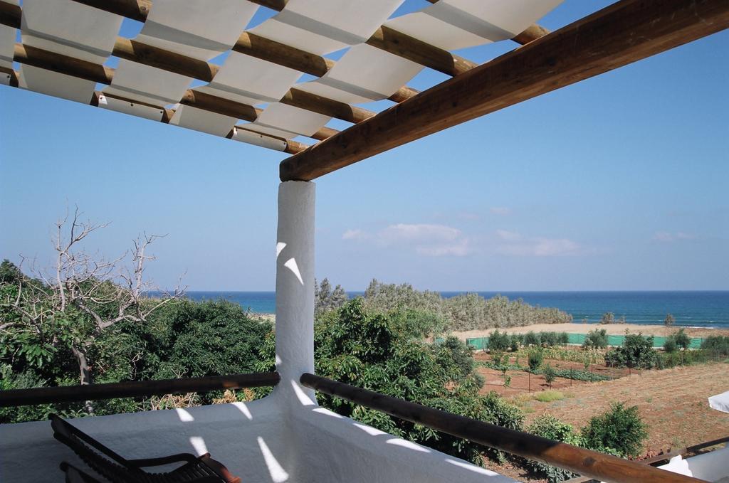 Votsalo Villa Pomos Habitación foto